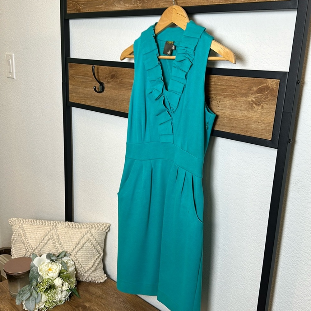 Taylor Teal Women’s stretchy halter dress with pockets - Size 6 fully lined